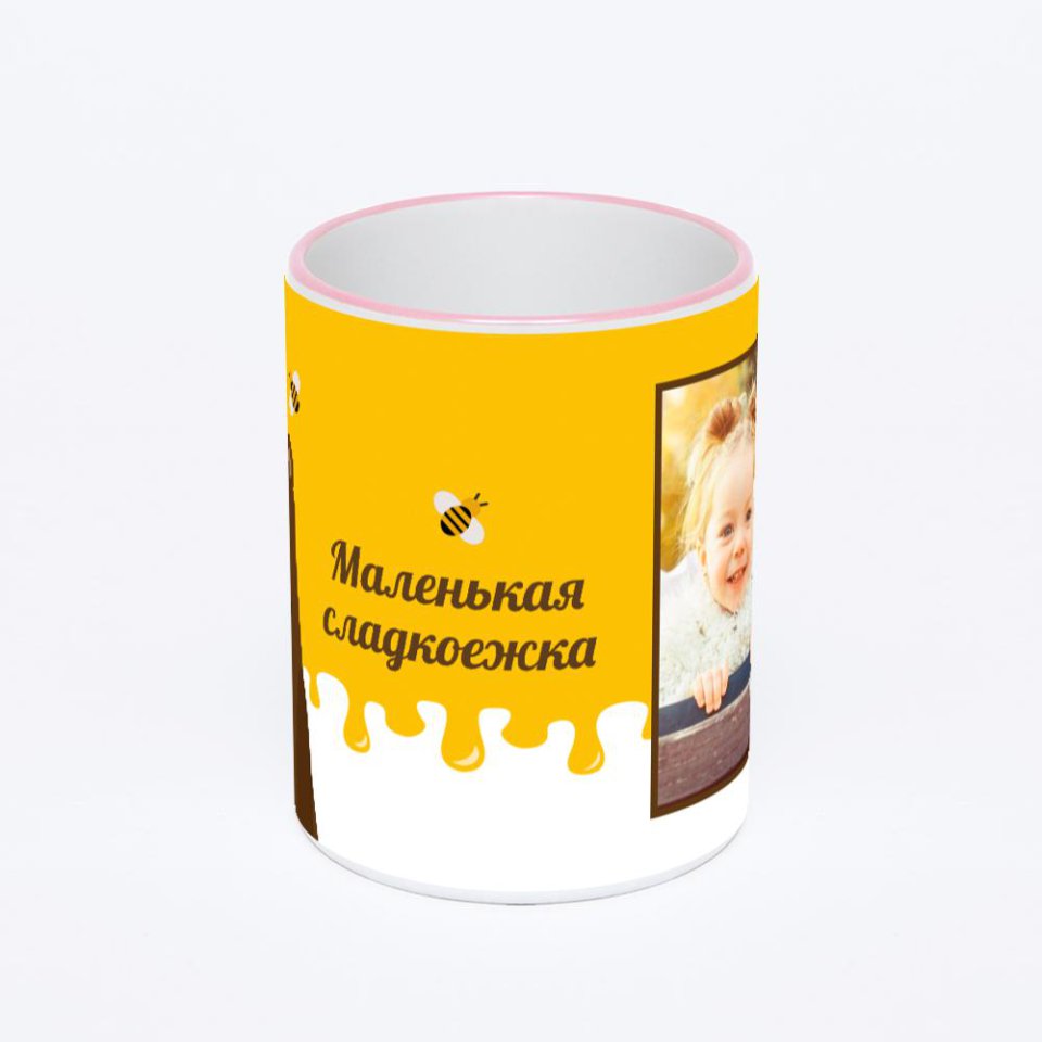 Кружка с розовой ручкой и ободком