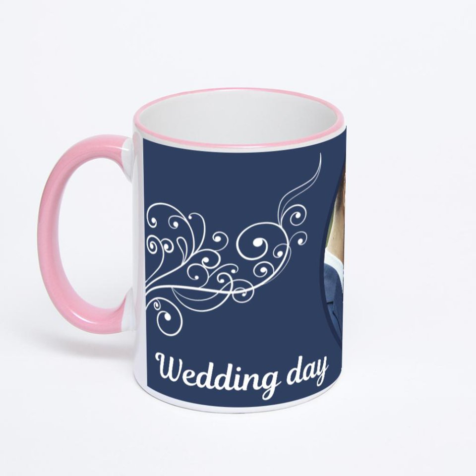 Кружка с розовой ручкой и ободком