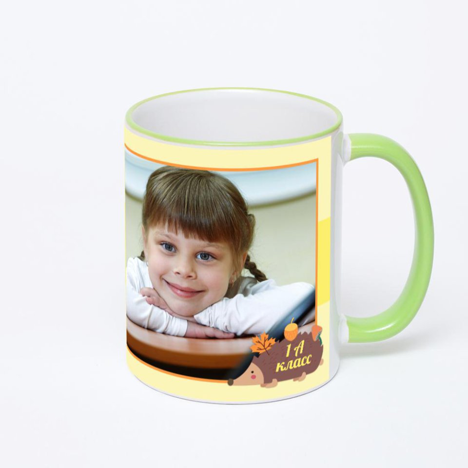 Кружка с салатовой ручкой и ободком