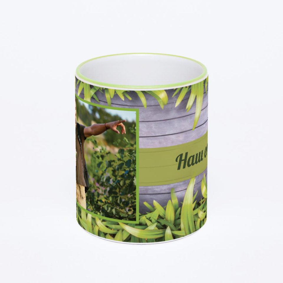 Кружка с салатовой ручкой и ободком