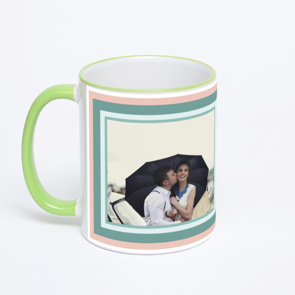 Кружка с салатовой ручкой и ободком