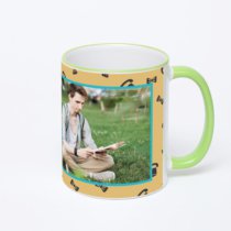 Кружка с салатовой ручкой и ободком