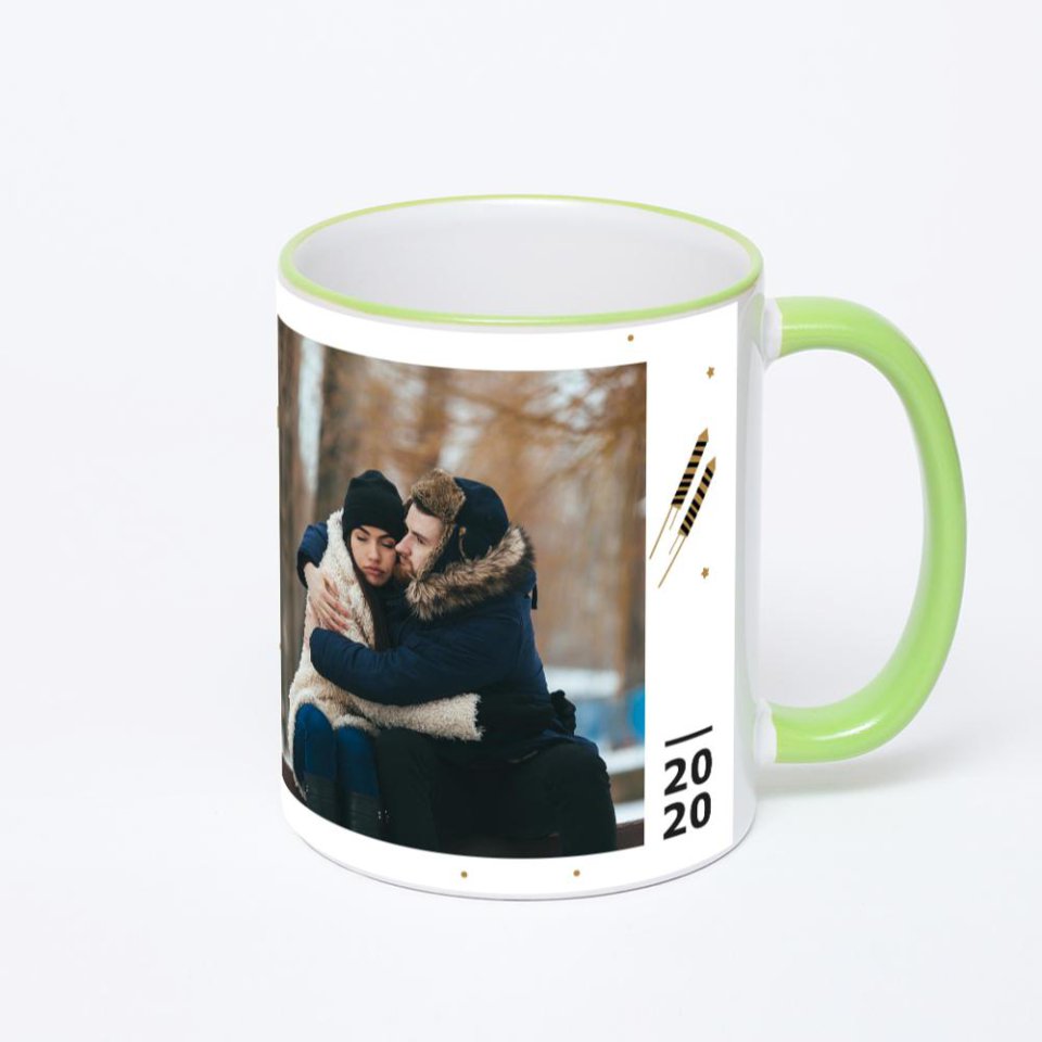 Кружка с салатовой ручкой и ободком