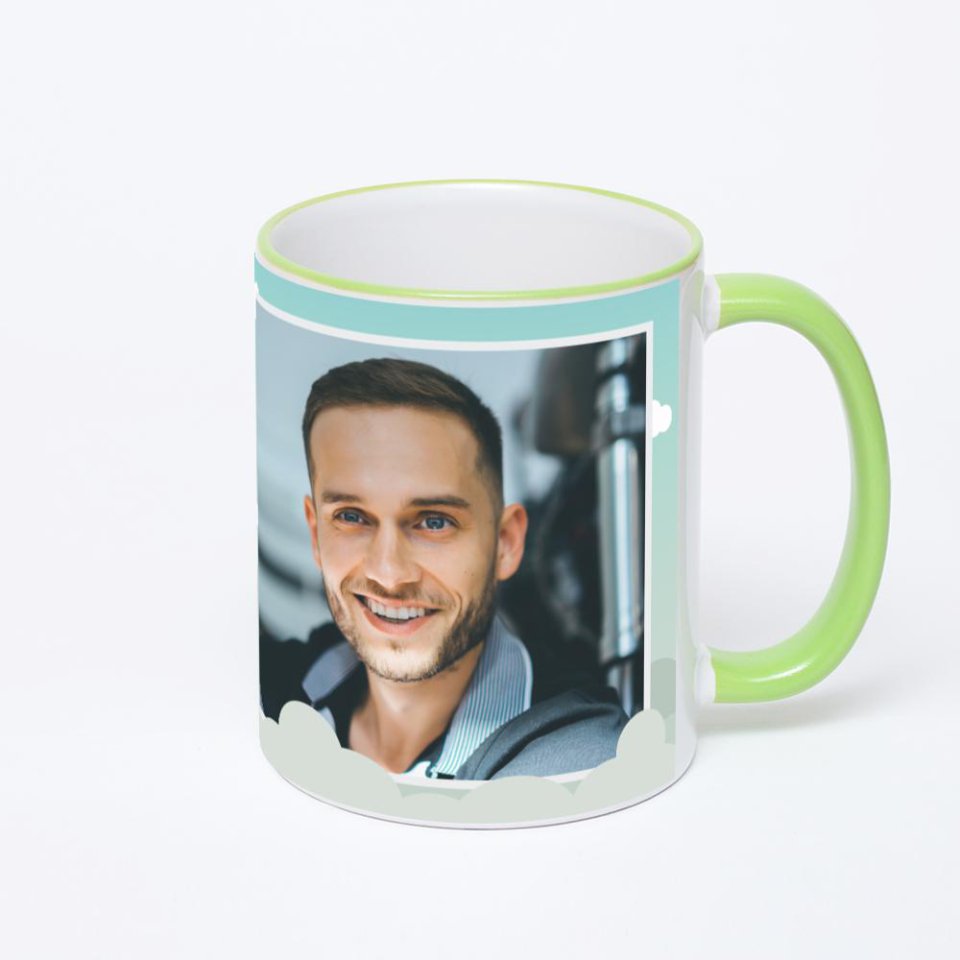 Кружка с салатовой ручкой и ободком