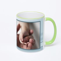 Кружка с салатовой ручкой и ободком