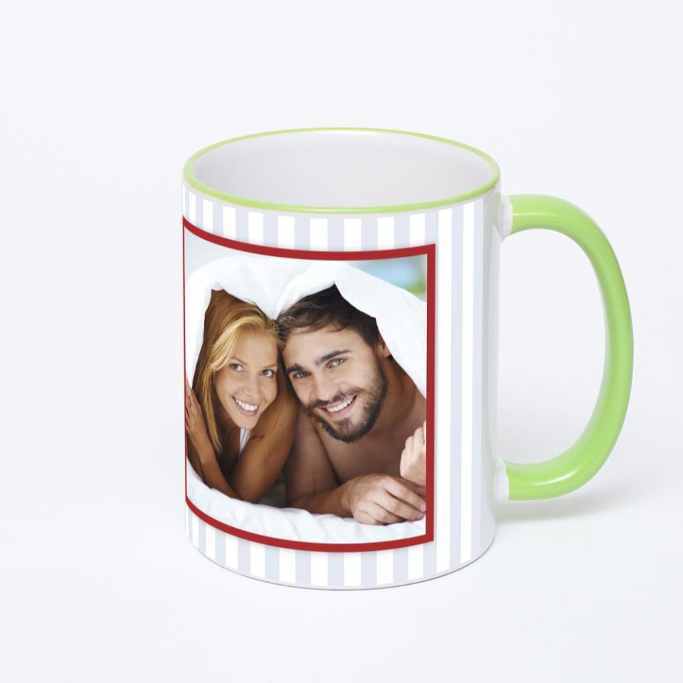 Кружка с салатовой ручкой и ободком