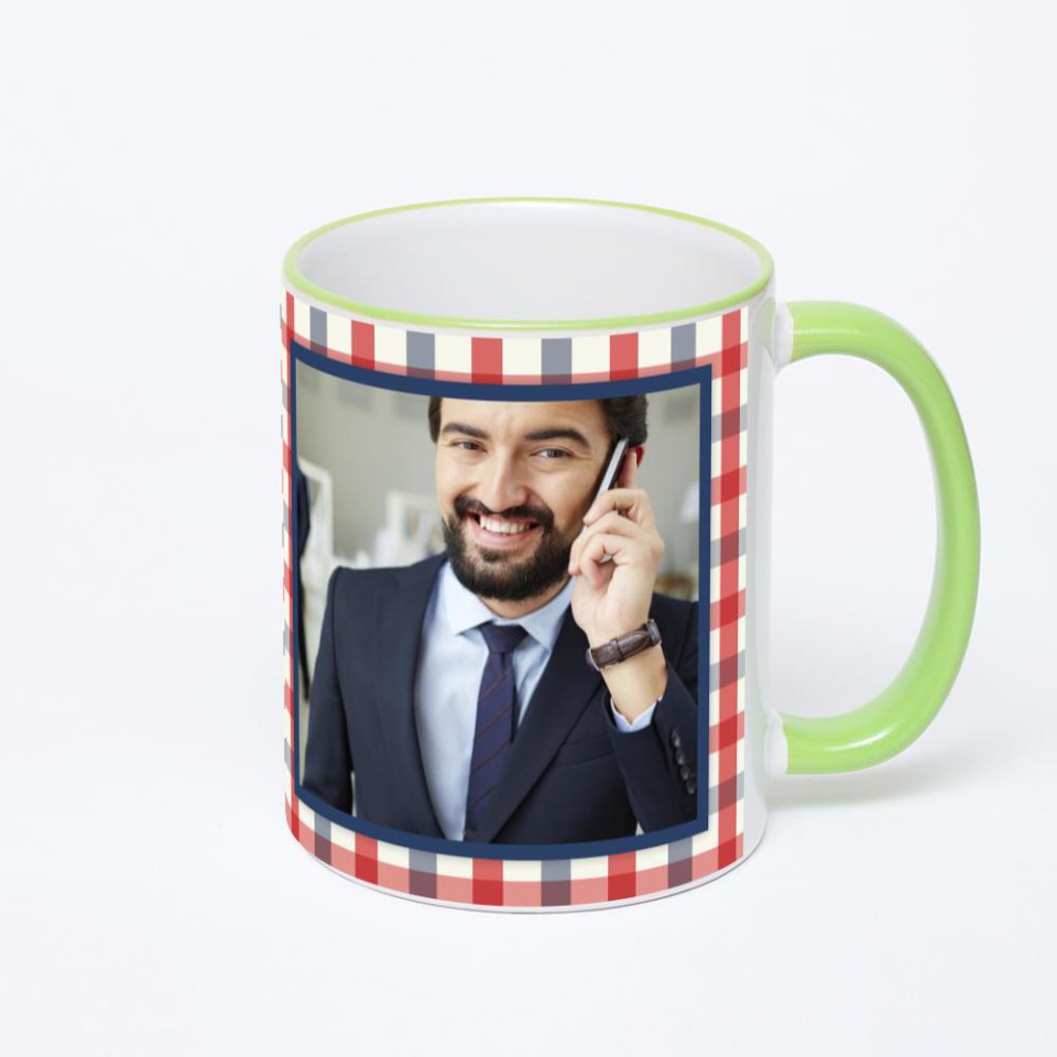 Кружка с салатовой ручкой и ободком