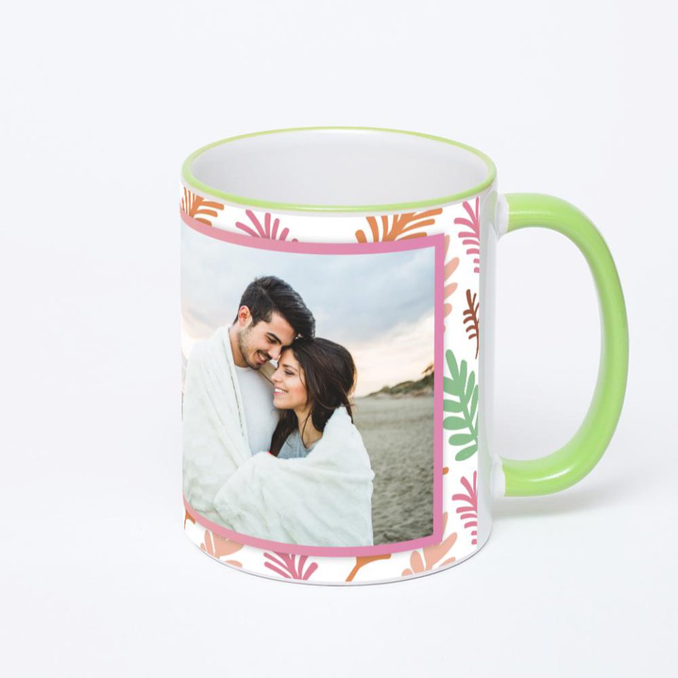 Кружка с салатовой ручкой и ободком