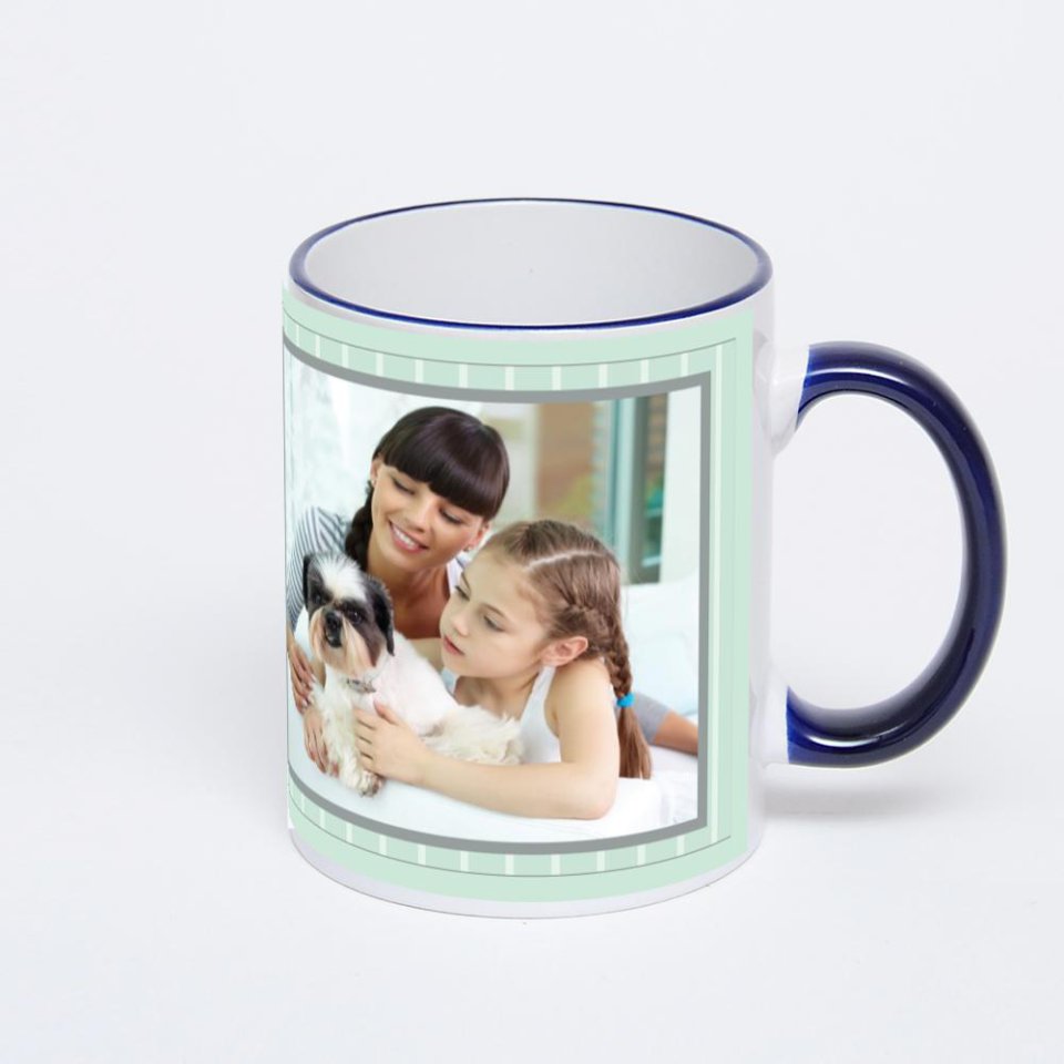 Кружка с тёмно-синей ручкой и ободком