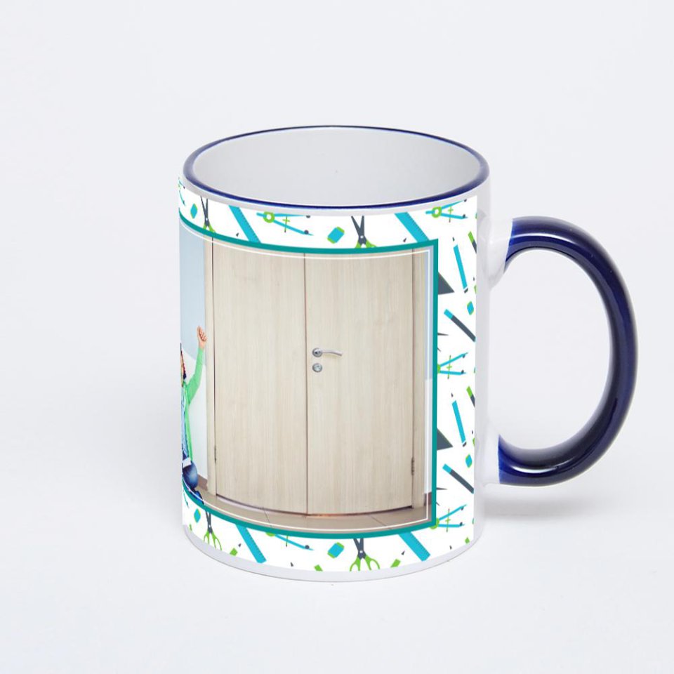 Кружка с тёмно-синей ручкой и ободком