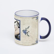 Кружка с тёмно-синей ручкой и ободком