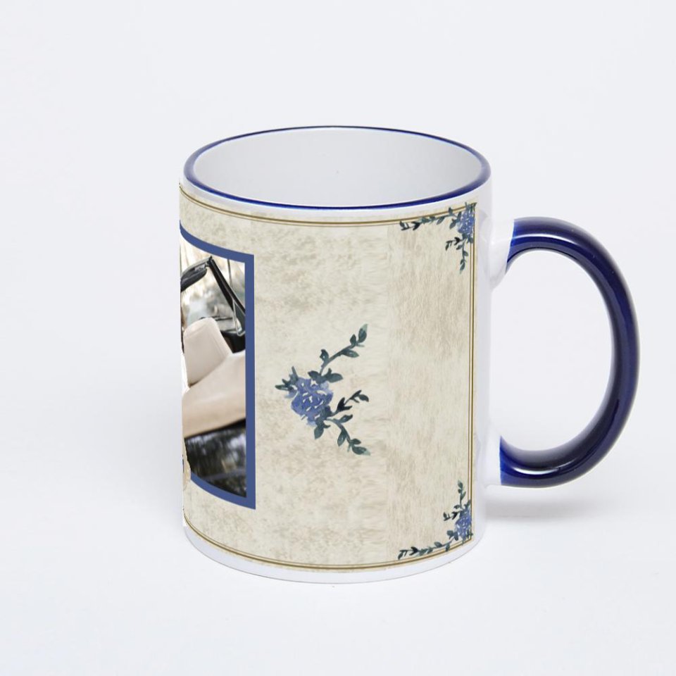 Кружка с тёмно-синей ручкой и ободком