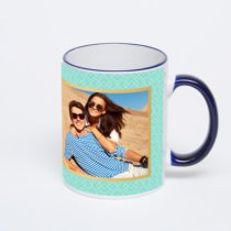 Кружка с тёмно-синей ручкой и ободком