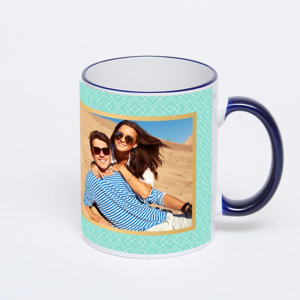 Кружка с тёмно-синей ручкой и ободком