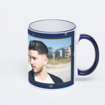 Кружка с тёмно-синей ручкой и ободком