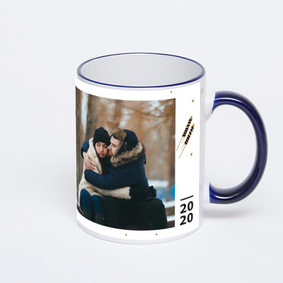 Кружка с тёмно-синей ручкой и ободком