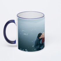 Кружка с тёмно-синей ручкой и ободком