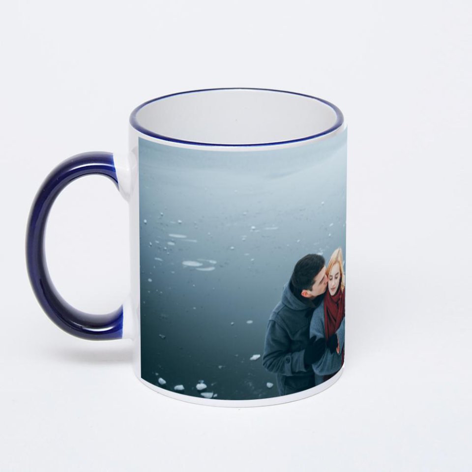 Кружка с тёмно-синей ручкой и ободком