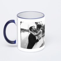 Кружка с тёмно-синей ручкой и ободком