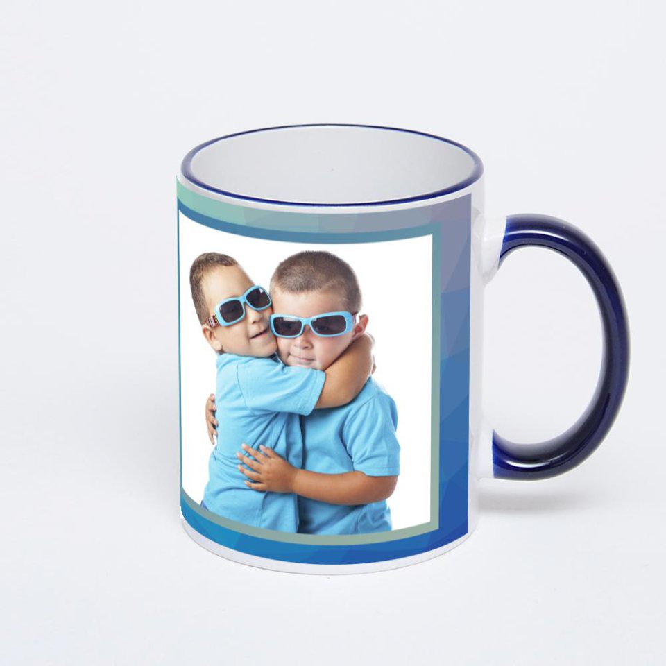 Кружка с тёмно-синей ручкой и ободком