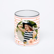 Кружка с черной ручкой и ободком