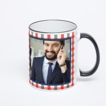 Кружка с черной ручкой и ободком