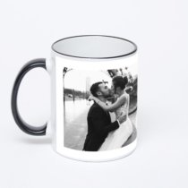 Кружка с черной ручкой и ободком