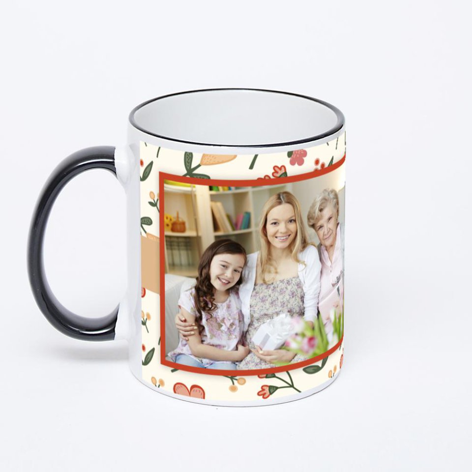 Кружка с черной ручкой и ободком