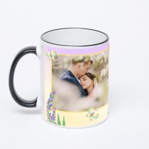 Кружка с черной ручкой и ободком