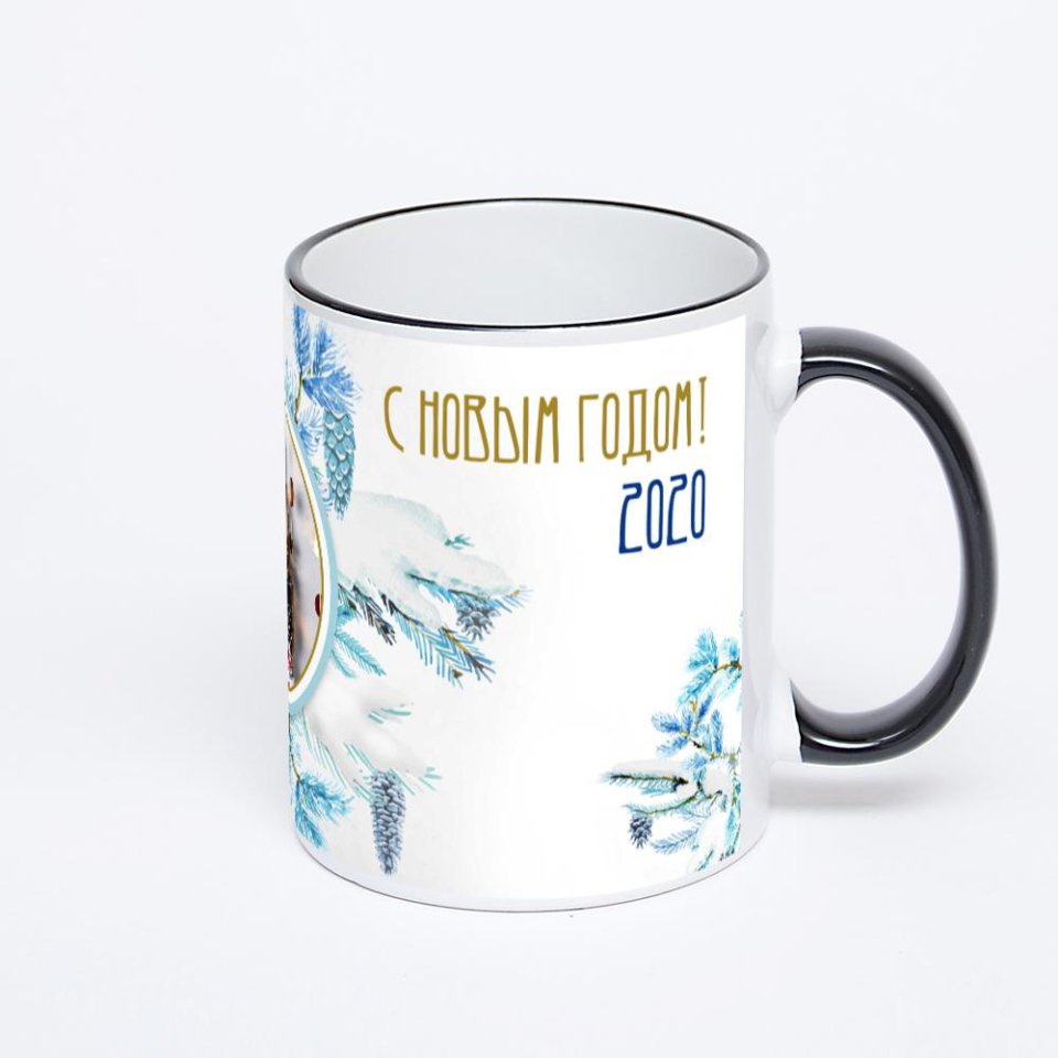 Кружка с черной ручкой и ободком