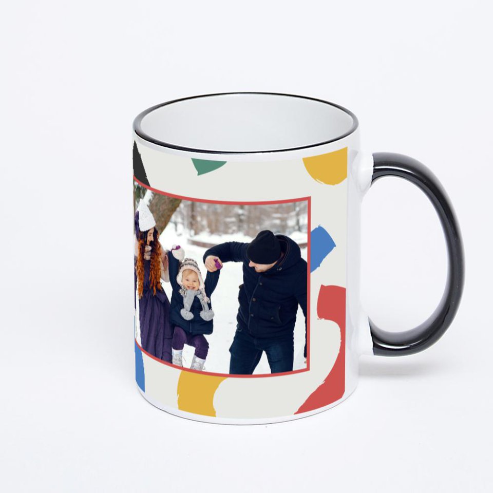 Кружка с черной ручкой и ободком