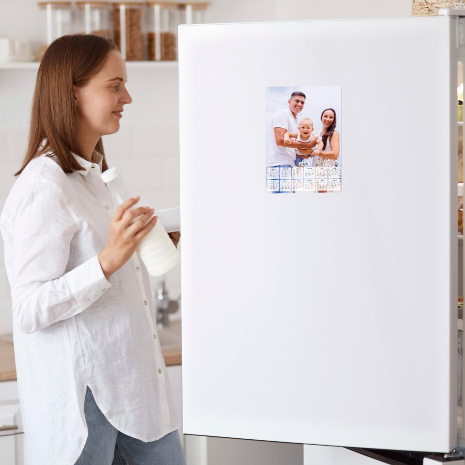 Средний вертикальный магнитный календарь на 2026 год