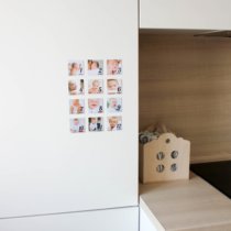 Печать шаблона с вашим дизайном набора виниловых магнитов 5х5 из 12 штук вид в интерьере Печать шаблона с вашим дизайном набора виниловых магнитов 5х5 из 12 штук вид в интерьере