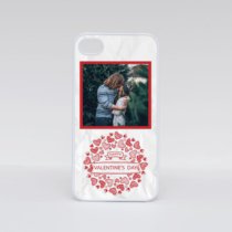 Печать шаблона «Love is» на плоских чехлах для iPhone 4 и 4S Печать шаблона «Love is» на плоских чехлах для iPhone 4 и 4S
